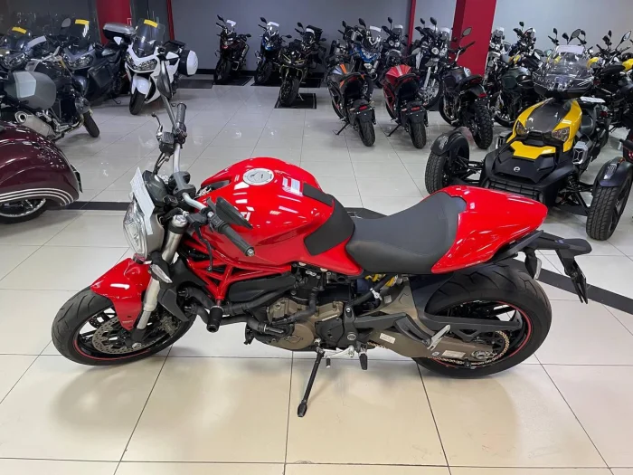DUCATI MONSTER 821 0 2014 Naked Megamoto