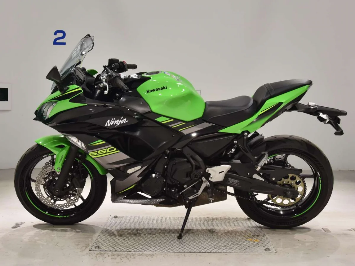 KAWASAKI NINJA 650 Черный
