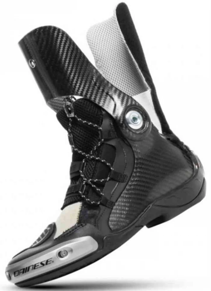 DAINESE AXIAL D1 AIR MEGAMOTO