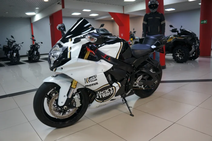 SUZUKI GSX R 750 0 2017 C Megamoto