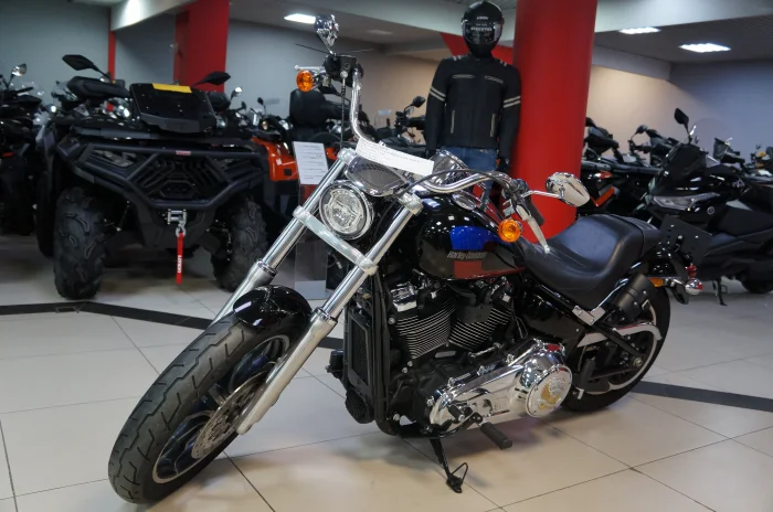 HARLEY DAVIDSON LOW RIDER 1 399 000 2018 Megamoto